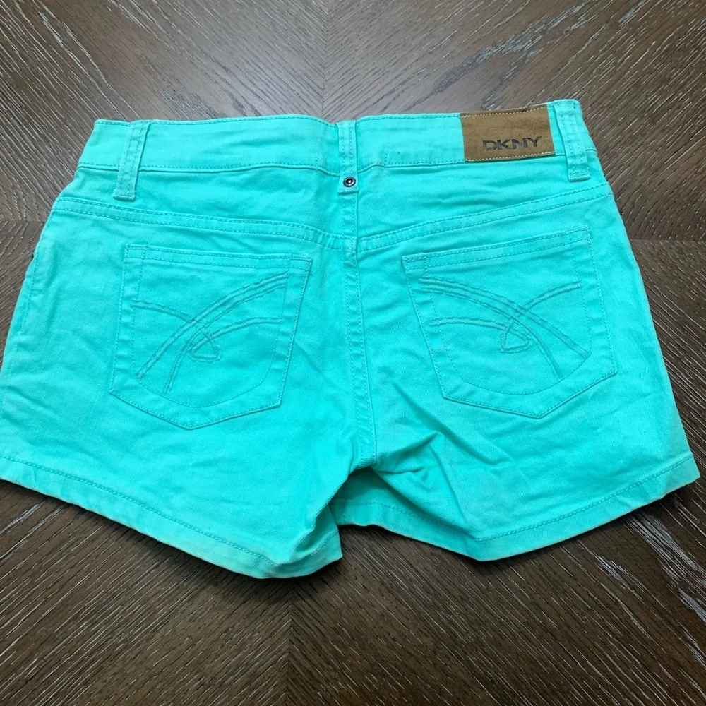 DKNY mint green denim 5 pocket shorts  size 14
